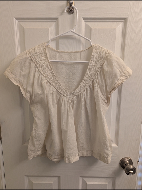 SHEIN Tops - SHEIN Cream V-Neck Flutter Sleeve Blouse